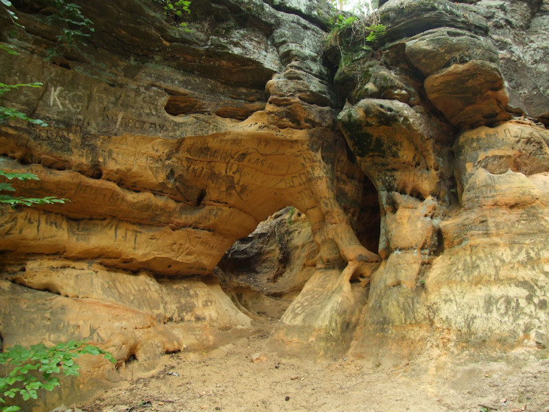 Entrances to Jama Agi